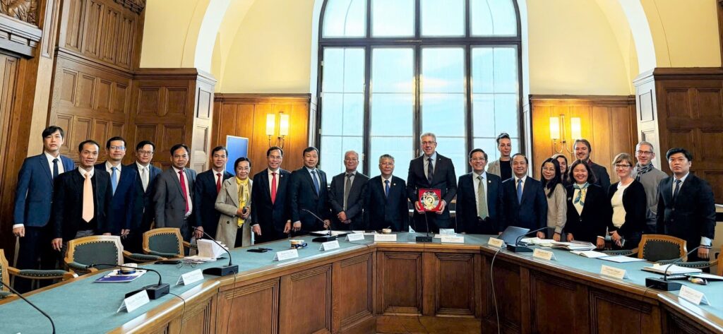 Da Nang, Germany’s Chemnitz foster cooperation in hi-tech and innovation